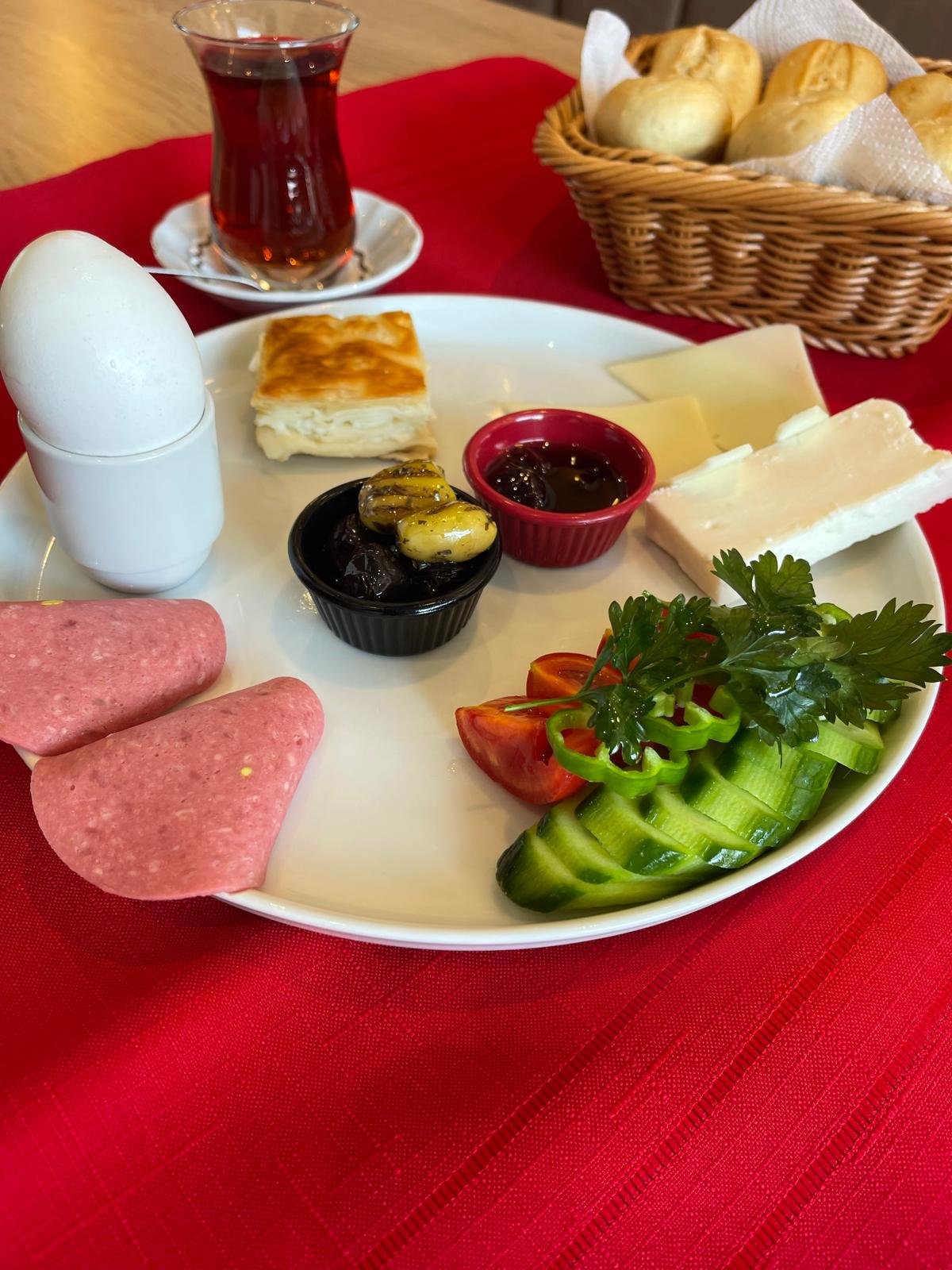 Hızlı Kahvaltı Tabağı