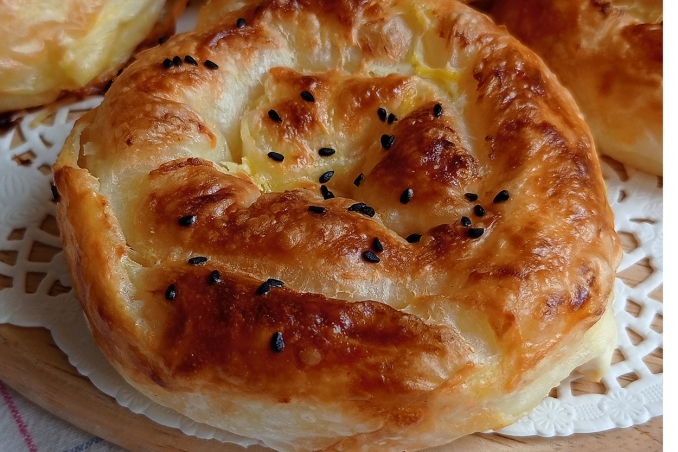 Ispanaklı Gül Böreği